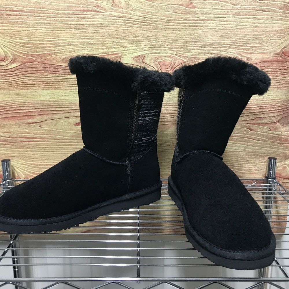 Lamo Water- and Stain-Resistant Suede Boots
